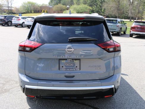 Used 2024 Nissan Rogue Platinum w/ Platinum Premium Package image 4
