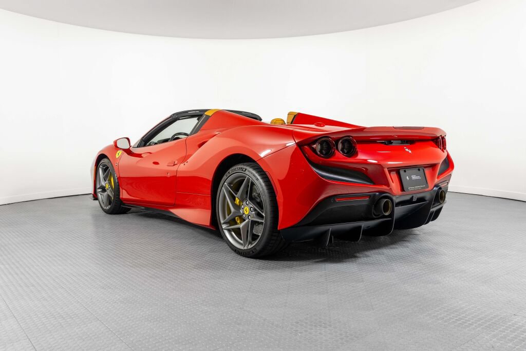 Used 2022 Ferrari F8 Tributo RWD image 8