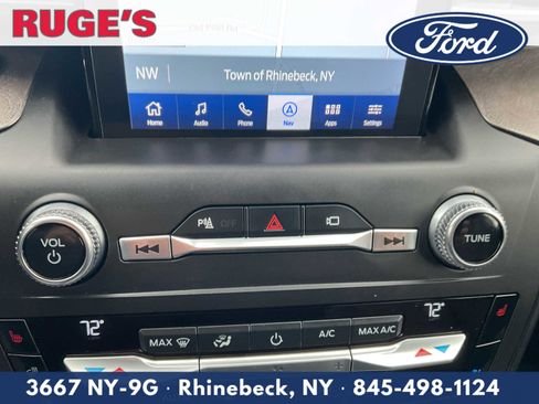 Used 2020 Ford Explorer Platinum w/ Premium Technology Package image 24
