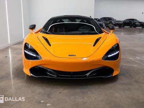 Used 2019 McLaren 720S Performance RWD image 3