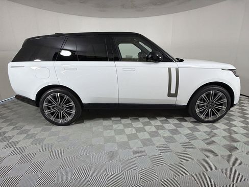 New 2025 Land Rover Range Rover SE image 6