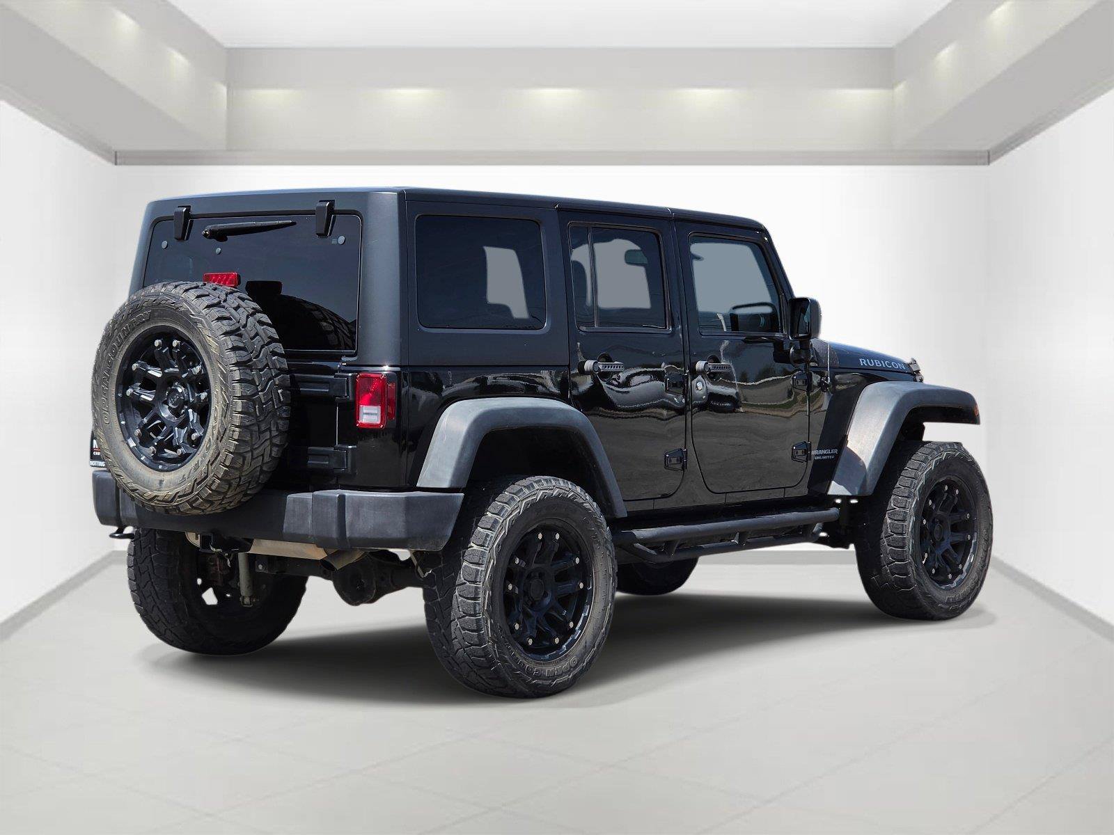 Used 2017 Jeep Wrangler Unlimited Rubicon w/ Connectivity Group AWD/4WD image 6
