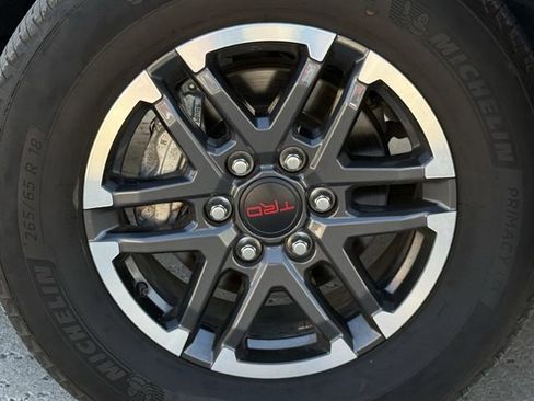 Used 2024 Toyota Tacoma TRD Sport image 9