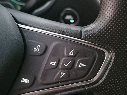 Used 2023 Chevrolet Malibu LT image 39