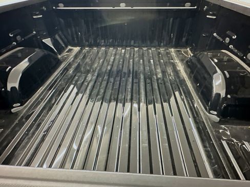 Used 2023 Chevrolet Silverado 1500 LT image 29