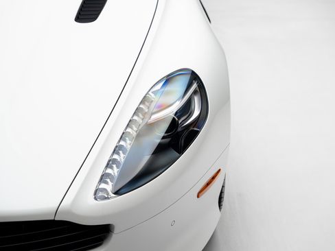 Used 2016 Aston Martin DB9 GT image 12