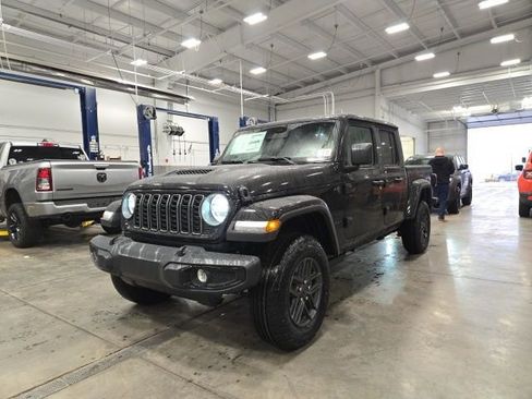 New 2026 Jeep Gladiator Sport AWD/4WD image 7