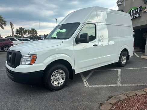 Used 2021 Nissan NV 2500 SV w/ Back Door Glass Package RWD image 9