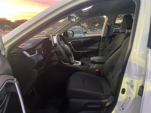 Used 2024 Toyota RAV4 LE image 8