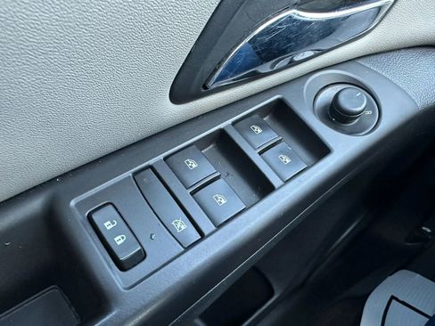 Used 2016 Chevrolet Cruze LT image 20