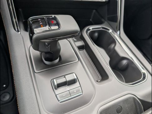 New 2026 GMC Sierra 1500 AT4 w/ AT4 Premium Package AWD/4WD image 15