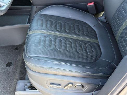 Used 2022 Rivian R1T Adventure image 16