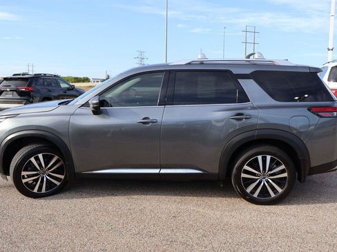 Used 2025 Nissan Pathfinder Platinum w/ Cargo Package FWD image 6