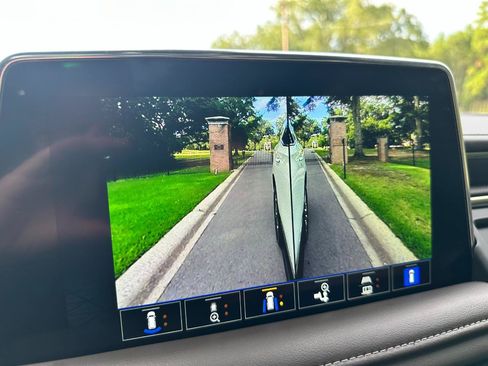 Used 2022 GMC Yukon SLT w/ SLT Premium Package RWD image 50