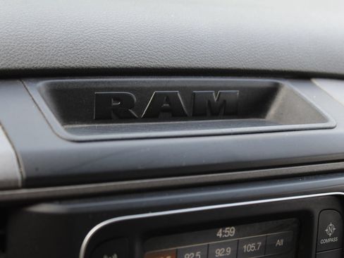 Used 2015 RAM 1500 Express AWD/4WD image 28