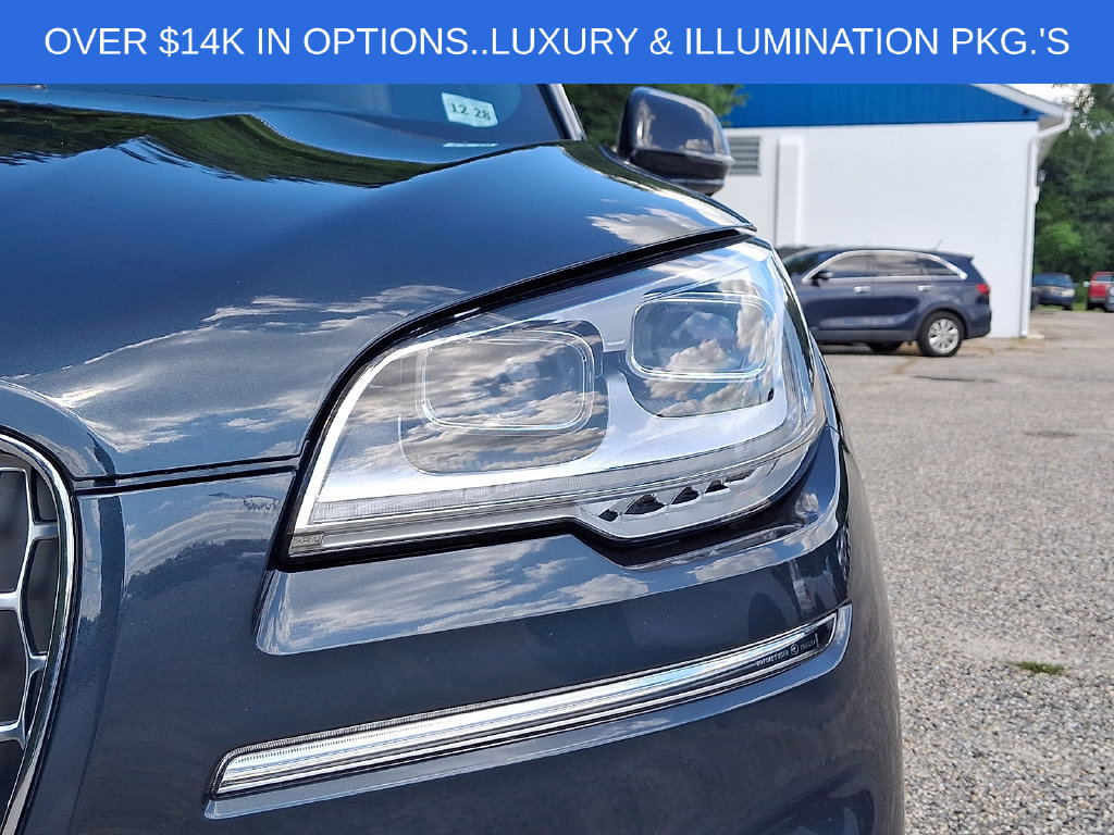 Used 2023 Lincoln Aviator Reserve w/ Equipment Group 201A AWD/4WD image 9