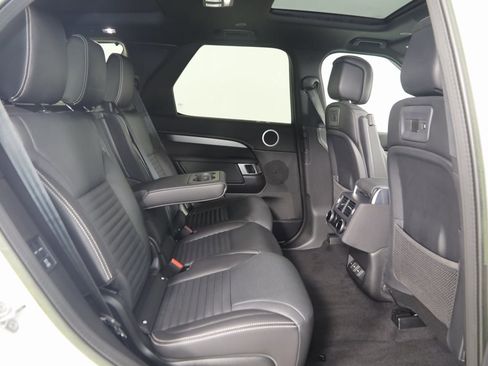 Used 2023 Land Rover Discovery S R-Dynamic image 15