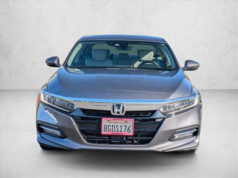 Used 2018 Honda Accord Touring image 3
