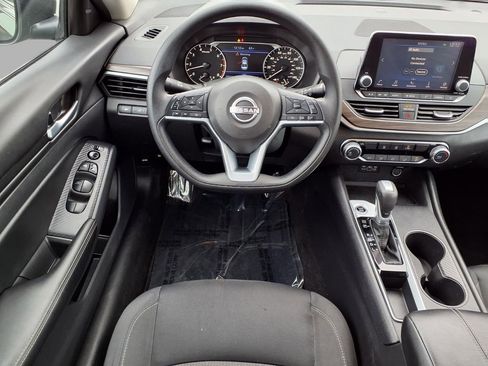 Certified 2025 Nissan Altima 2.5 SV image 4