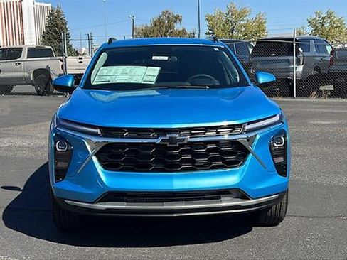 New 2026 Chevrolet Trax LT w/ LT Convenience Package image 2