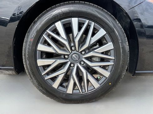 Used 2024 Nissan Altima 2.5 SV image 29