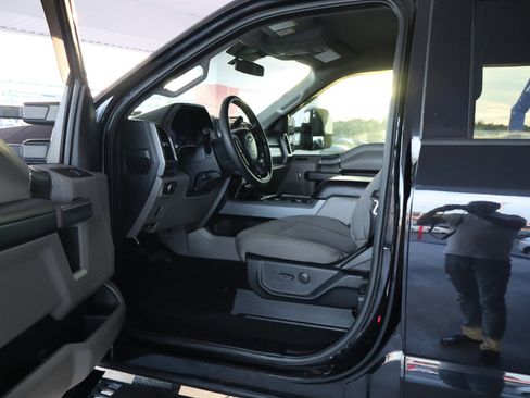 Used 2020 Ford F250 XLT w/ Tremor Off-Road Package image 14