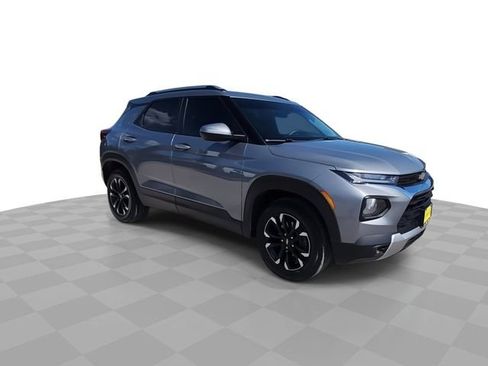 Used 2023 Chevrolet TrailBlazer LT FWD image 2
