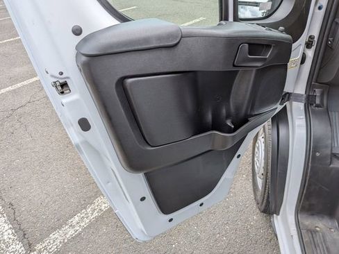 Used 2025 RAM ProMaster 2500 w/ Convenience Group FWD image 12