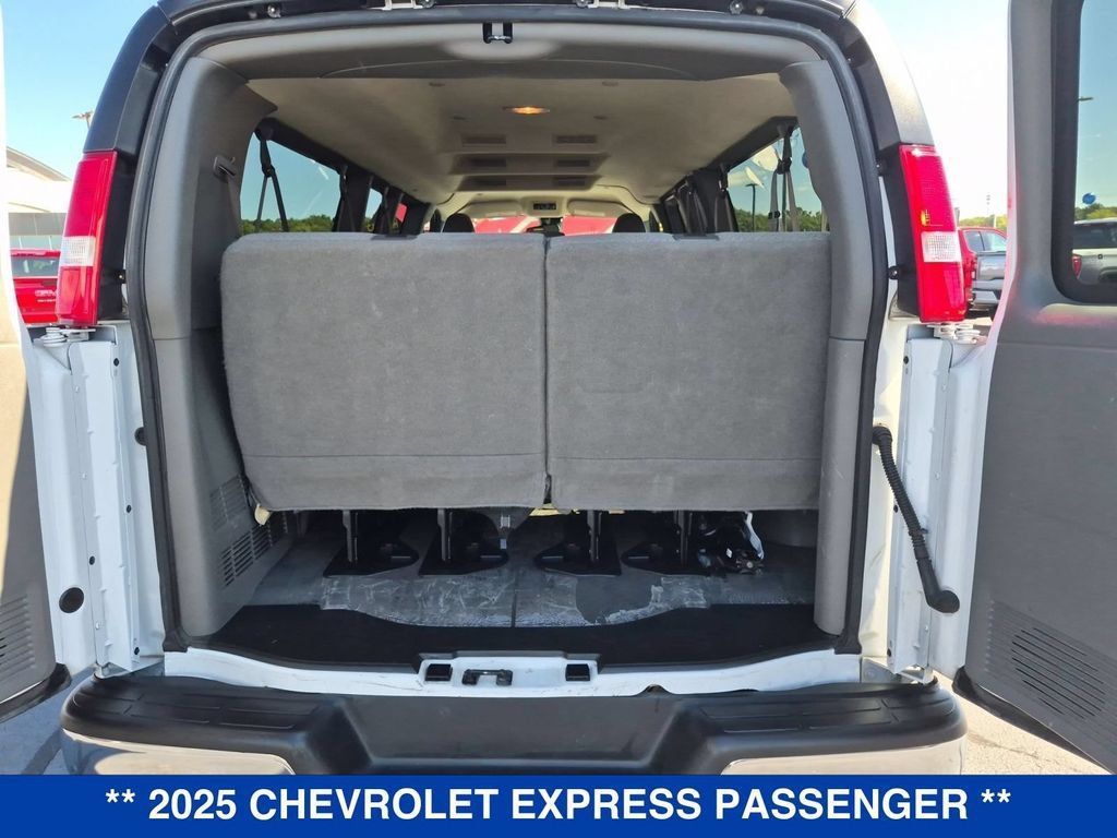Used 2025 Chevrolet Express 3500 LT w/ LT Preferred Equipment Group RWD image 24