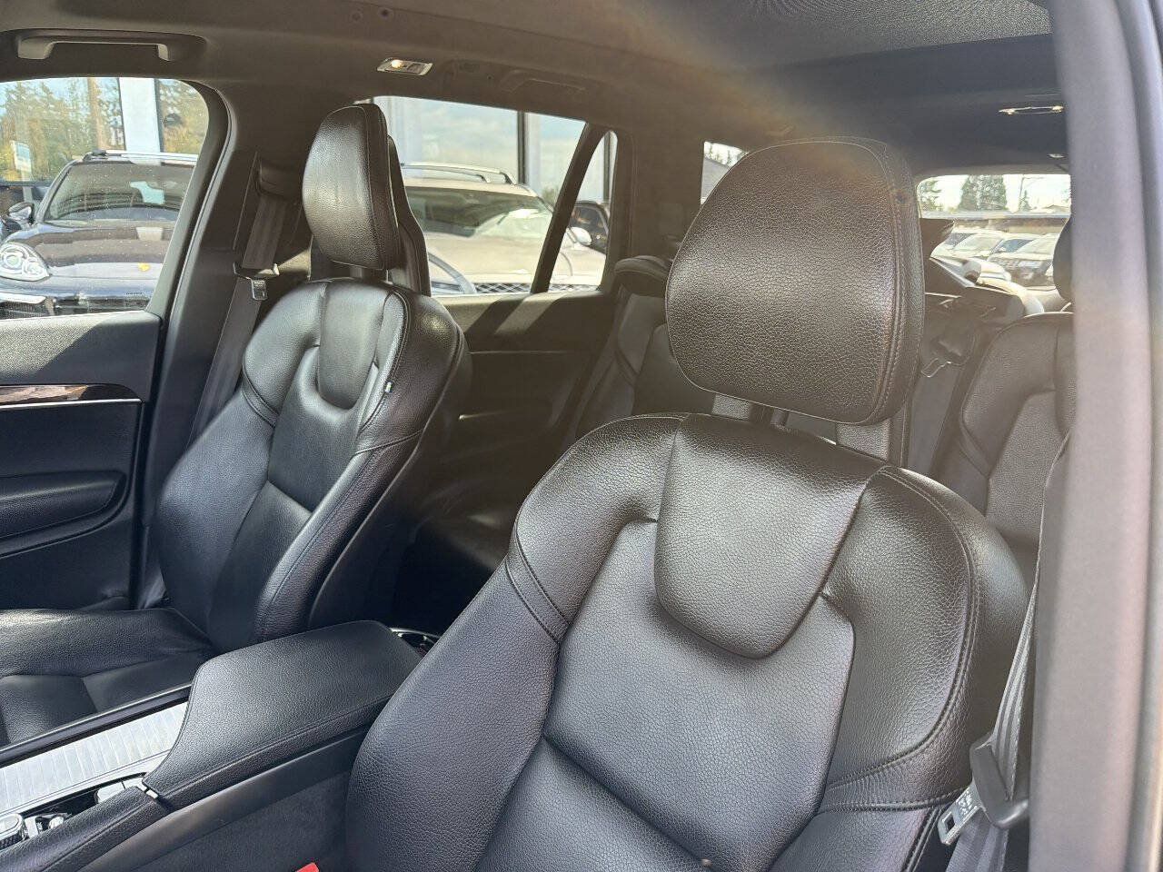 Used 2017 Volvo XC90 T6 Momentum w/ Vision Package AWD/4WD image 39