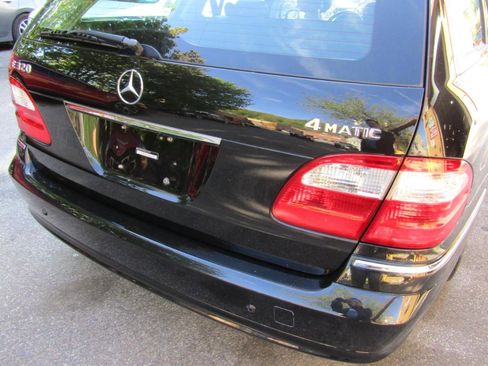 Used 2004 Mercedes-Benz E 320 4MATIC Wagon image 12