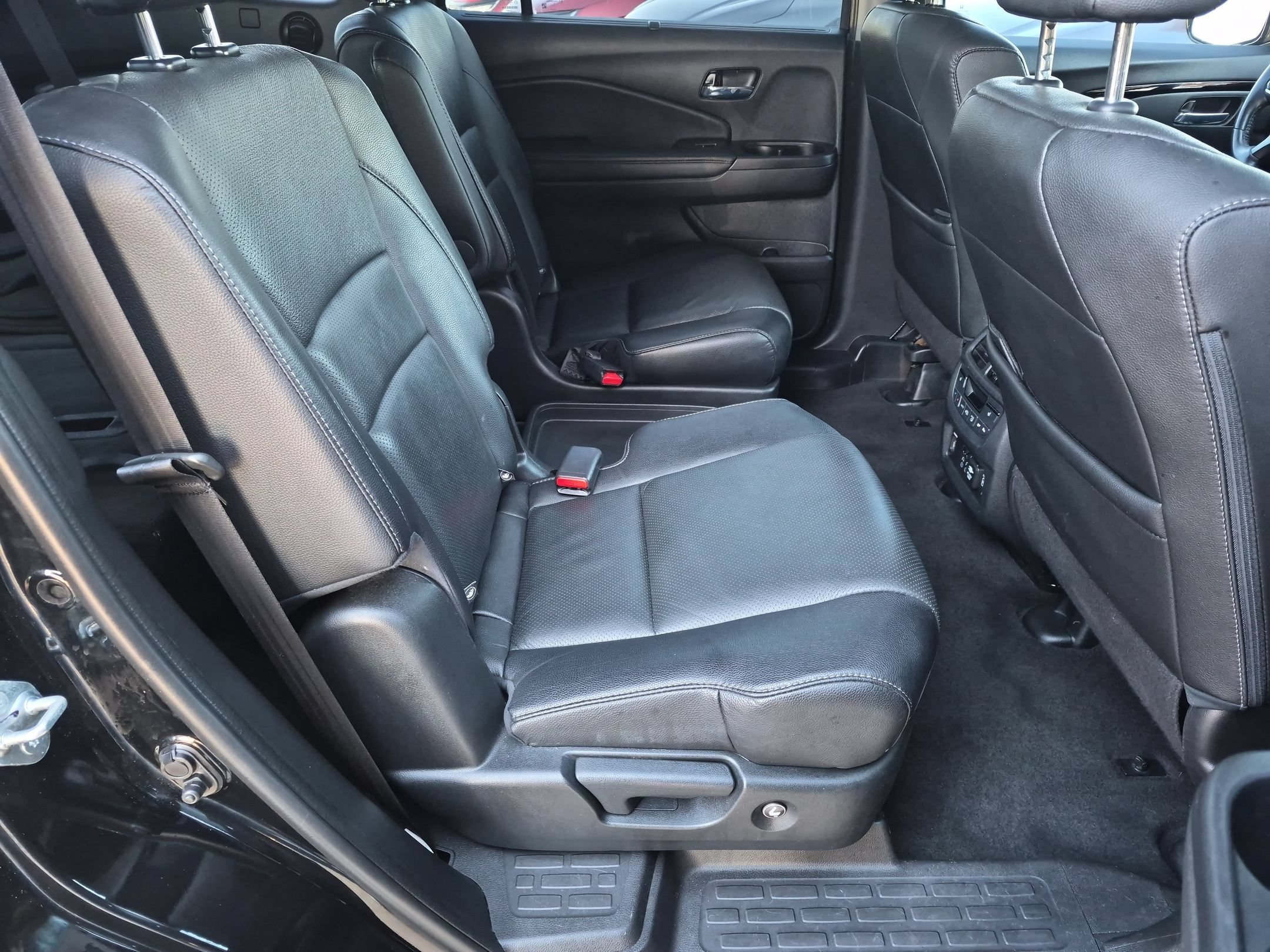 Used 2022 Honda Pilot Elite image 34