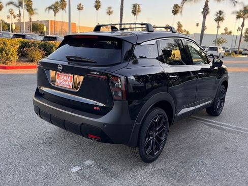 New 2026 Nissan Kicks SR w/ Cold Weather Package image 7