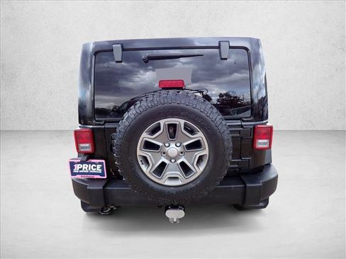 Used 2014 Jeep Wrangler Unlimited Rubicon w/ Connectivity Group AWD/4WD image 3