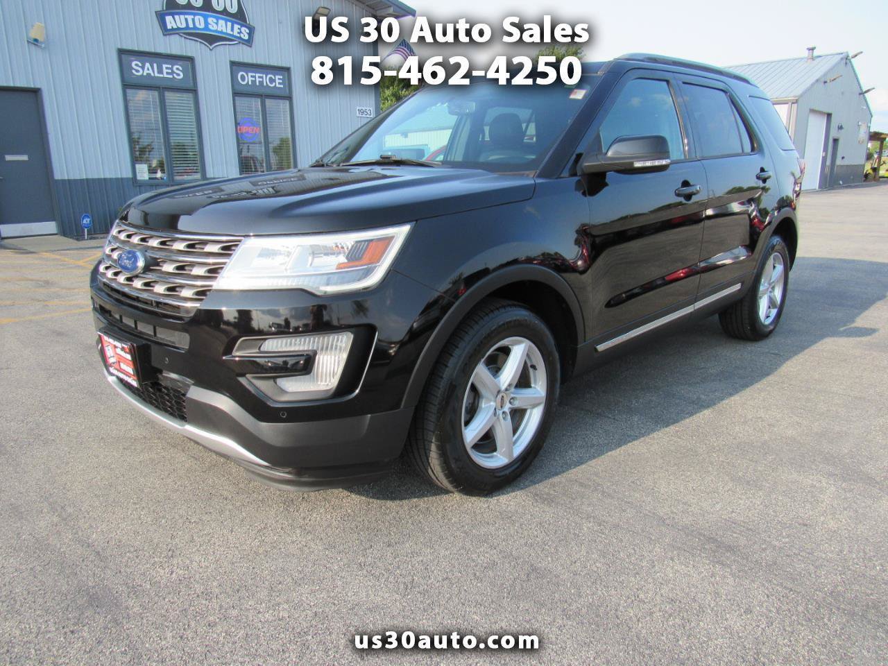 Used 2017 Ford Explorer XLT w/ Equipment Group 202A AWD/4WD image 1