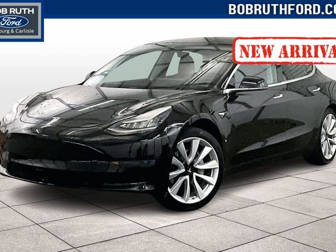 Used 2020 Tesla Model 3 Standard Range Plus image 1