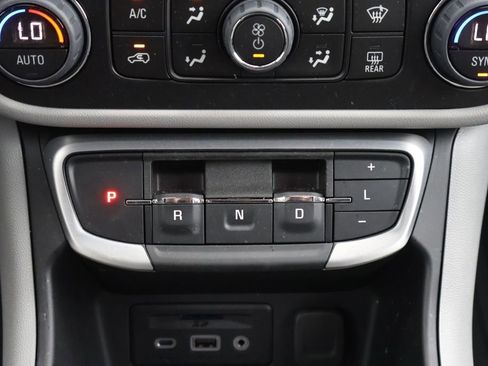Used 2024 GMC Terrain SLT w/ LPO, Floor Liner Package AWD/4WD image 20