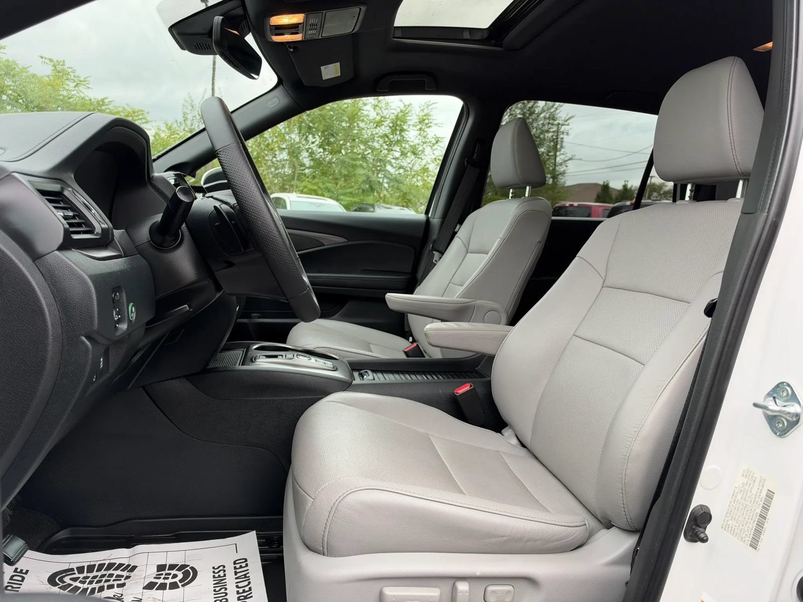 Used 2023 Honda Passport EX-L image 11