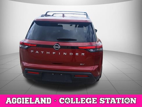 Used 2024 Nissan Pathfinder SV image 3