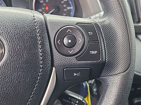 Used 2017 Toyota RAV4 LE image 12