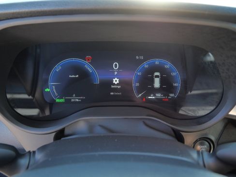 Used 2025 Toyota Sienna Platinum AWD/4WD image 21