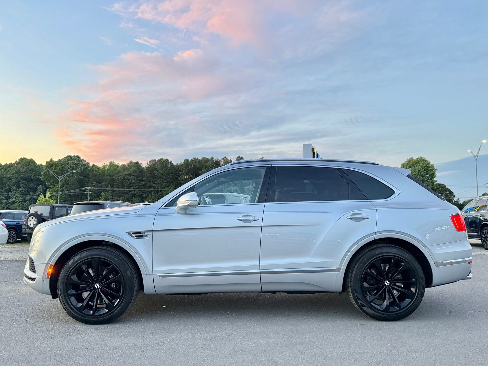 Used 2019 Bentley Bentayga AWD/4WD image 11