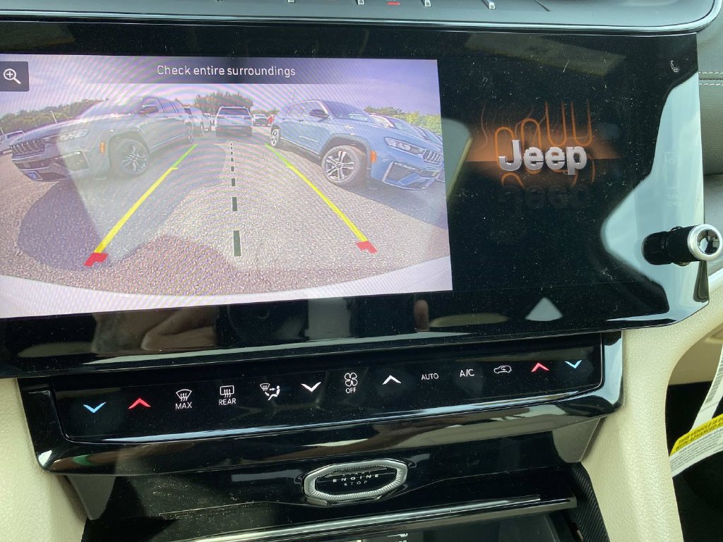New 2027 Jeep Grand Cherokee Limited AWD/4WD image 12