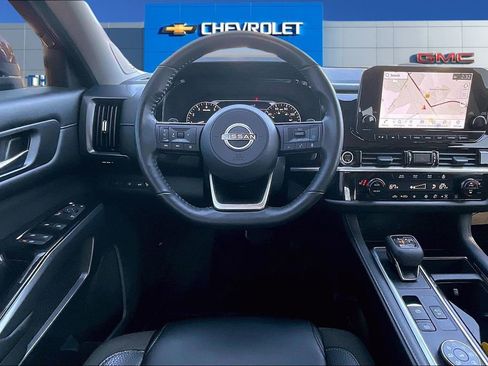 Used 2023 Nissan Pathfinder SL w/ SL Premium Package image 8