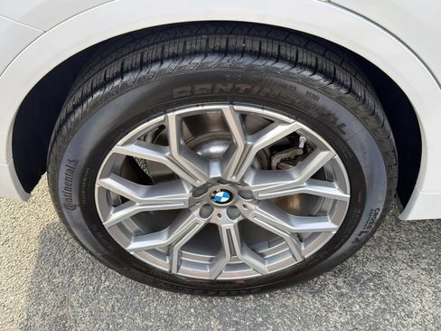 Used 2021 BMW X7 xDrive40i w/ Premium Package AWD/4WD image 13