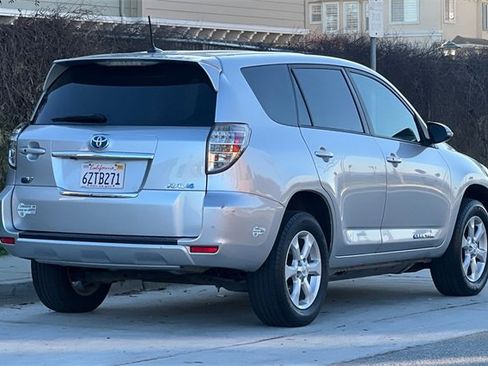 Used 2014 Toyota RAV4 EV image 4