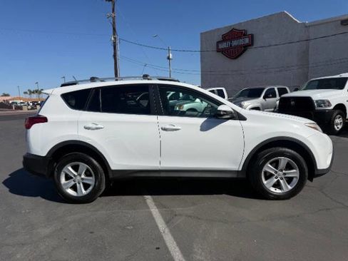 Used 2013 Toyota RAV4 XLE FWD image 2