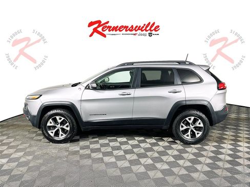Used 2017 Jeep Cherokee Trailhawk w/ Comfort/Convenience Group image 4