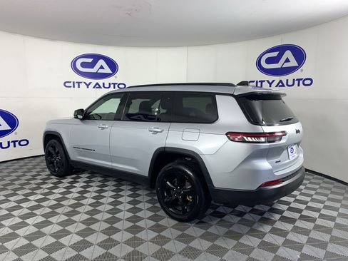 Used 2023 Jeep Grand Cherokee L Laredo AWD/4WD image 5