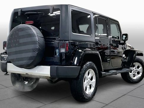 Used 2015 Jeep Wrangler Unlimited Sahara w/ Connectivity Group image 11